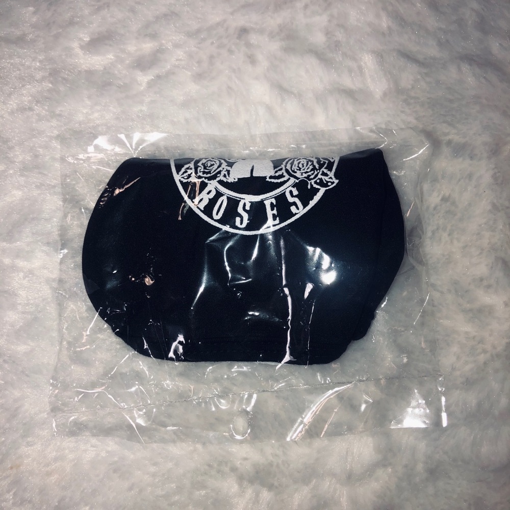 Guns & Roses Fashion Protective Mask - Picture 2 of 5